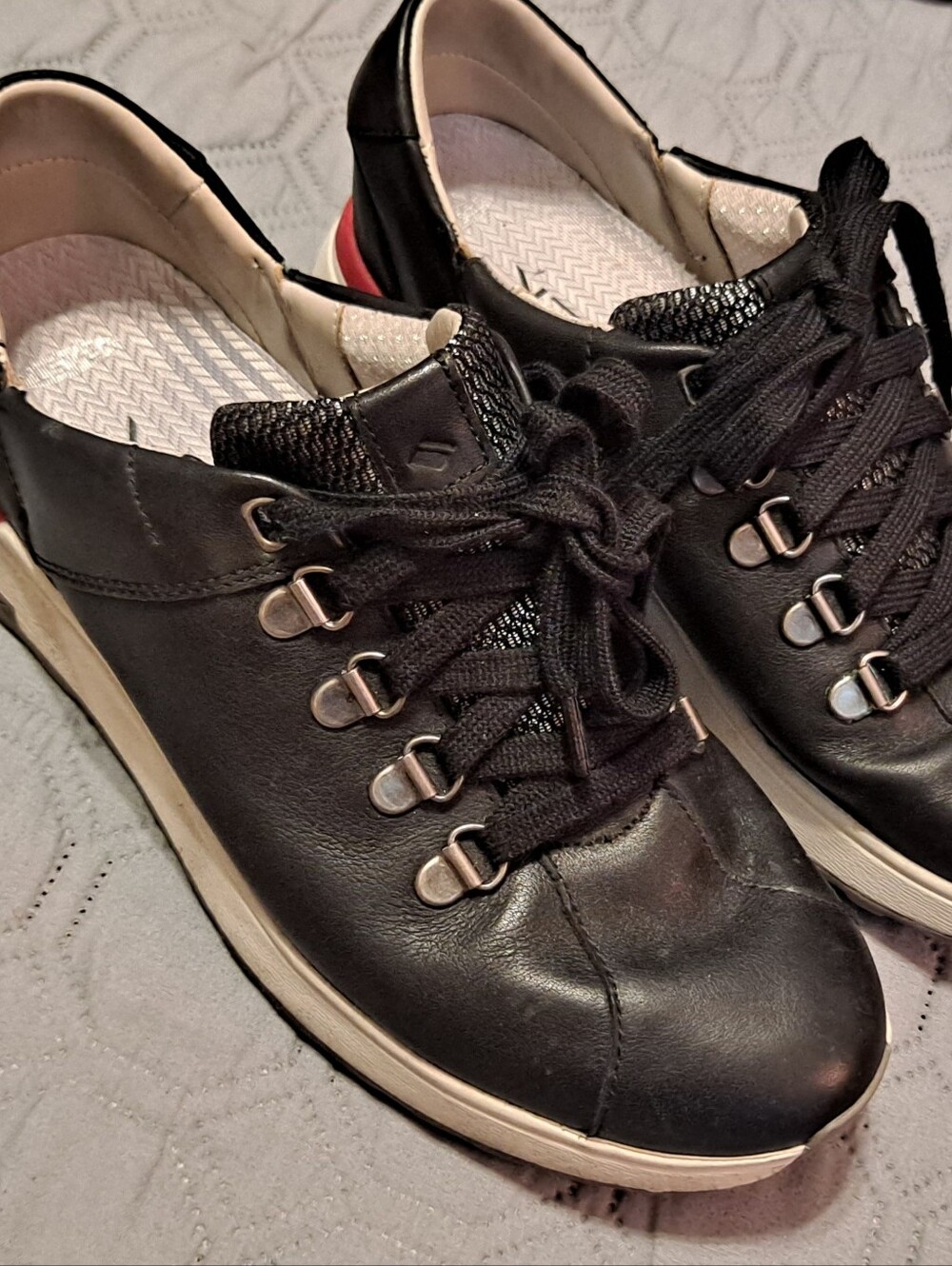 Women's Black Leather Lace-Up Casual Sneakers
